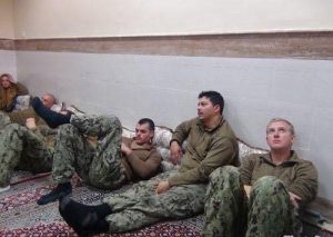 شاهد : جنود أمريكا المحتجزين بإيران (صورة + تفاصيل)