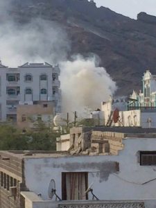 مسلحون-يطلقون-قذائف-آر-بي-جي-على-مناطق-متفرقة-من-كريتر-بينها-قصر-السلطان-التاريخي2