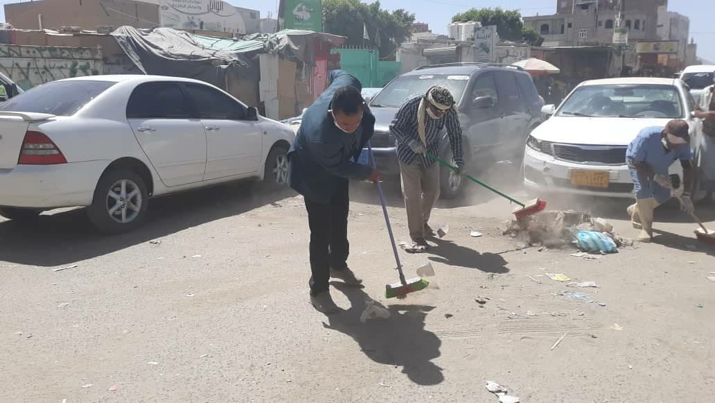أمين العاصمة يدعو للتفاعل مع النظافة المجتمعية في كل حي وشارع وتعزيز
الجهود