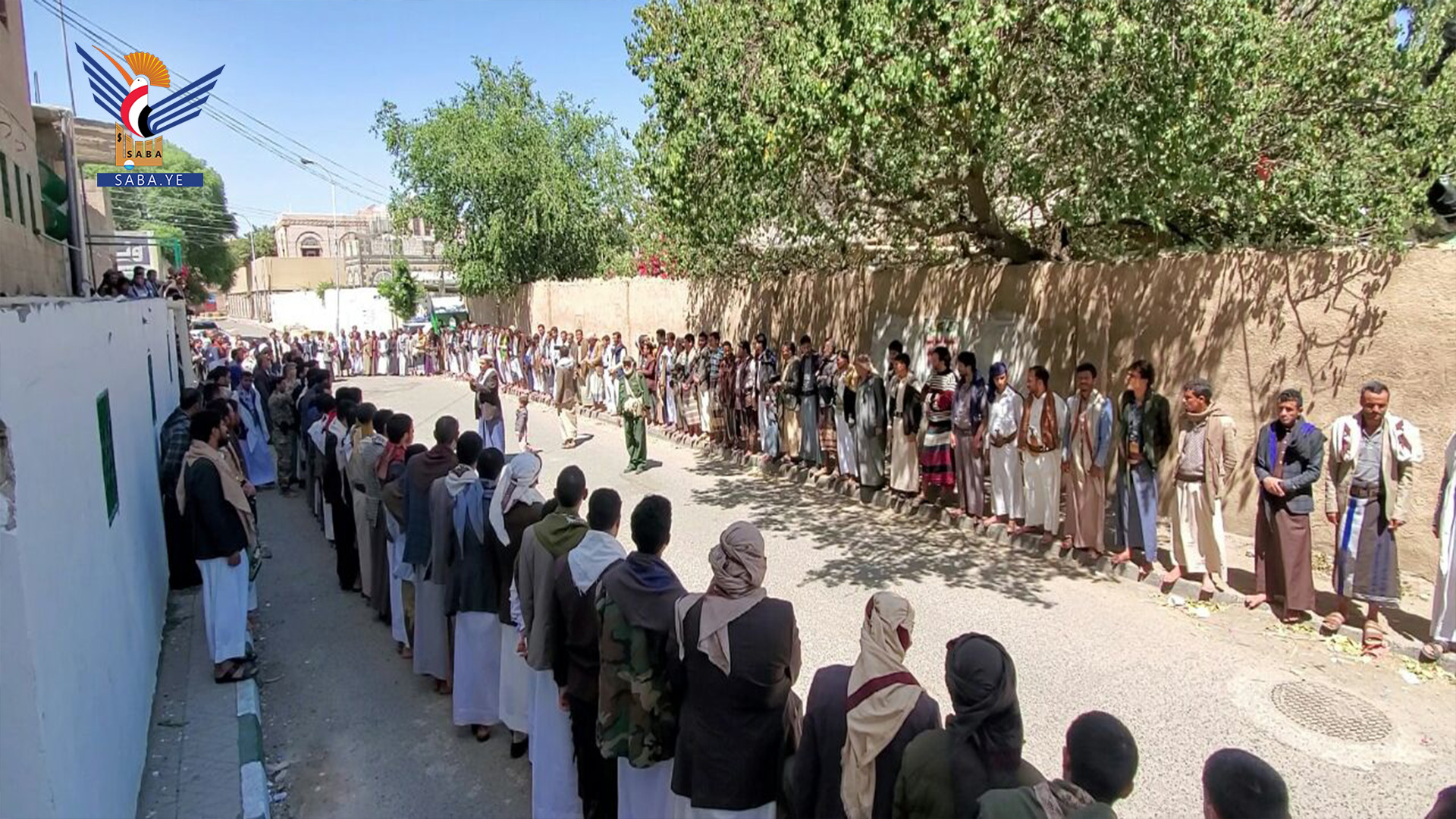 وردنا للتو.. صور توثق ما حدث ظهر اليوم في عدد من أحياء وشوارع أمانة العاصمة وبيانات هامة صادرة عن سكان العاصمة صنعاء تؤكد على مايلي”تفاصيل”
